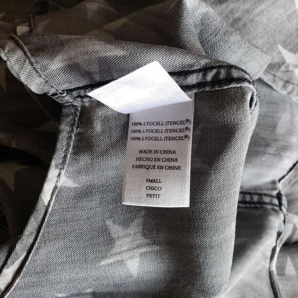 Rails Chambray Star Print Button Front Shirt Blouse Women's Small Grey White - Picture 8 of 8